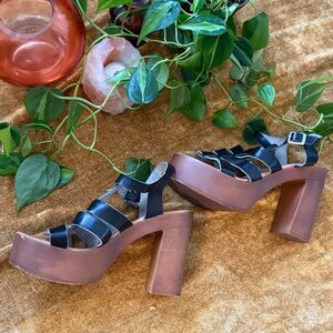 Yoki Women's Brown and Black Courts
